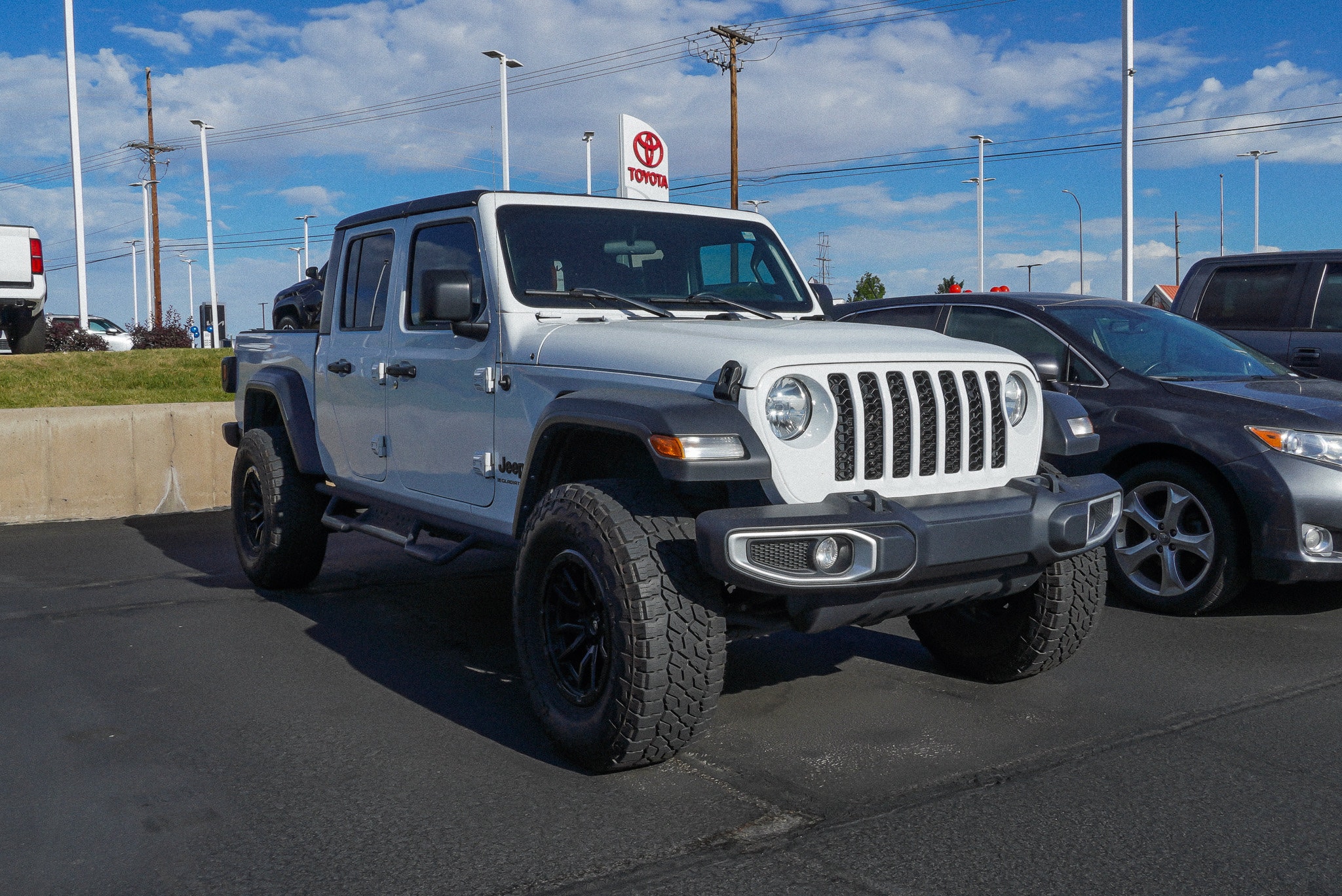 2023 Jeep Gladiator Sport S - Photo 2