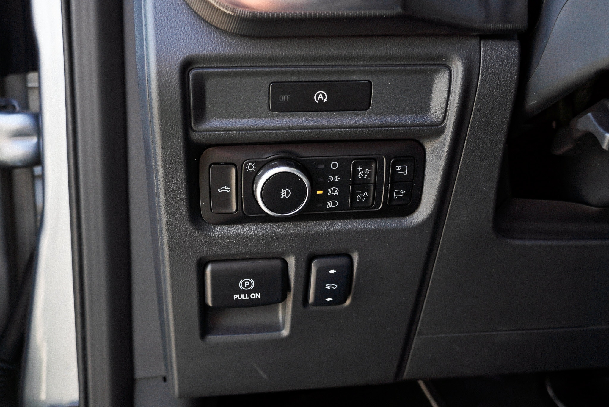 2025 Ford F-150 Lariat - Photo 18