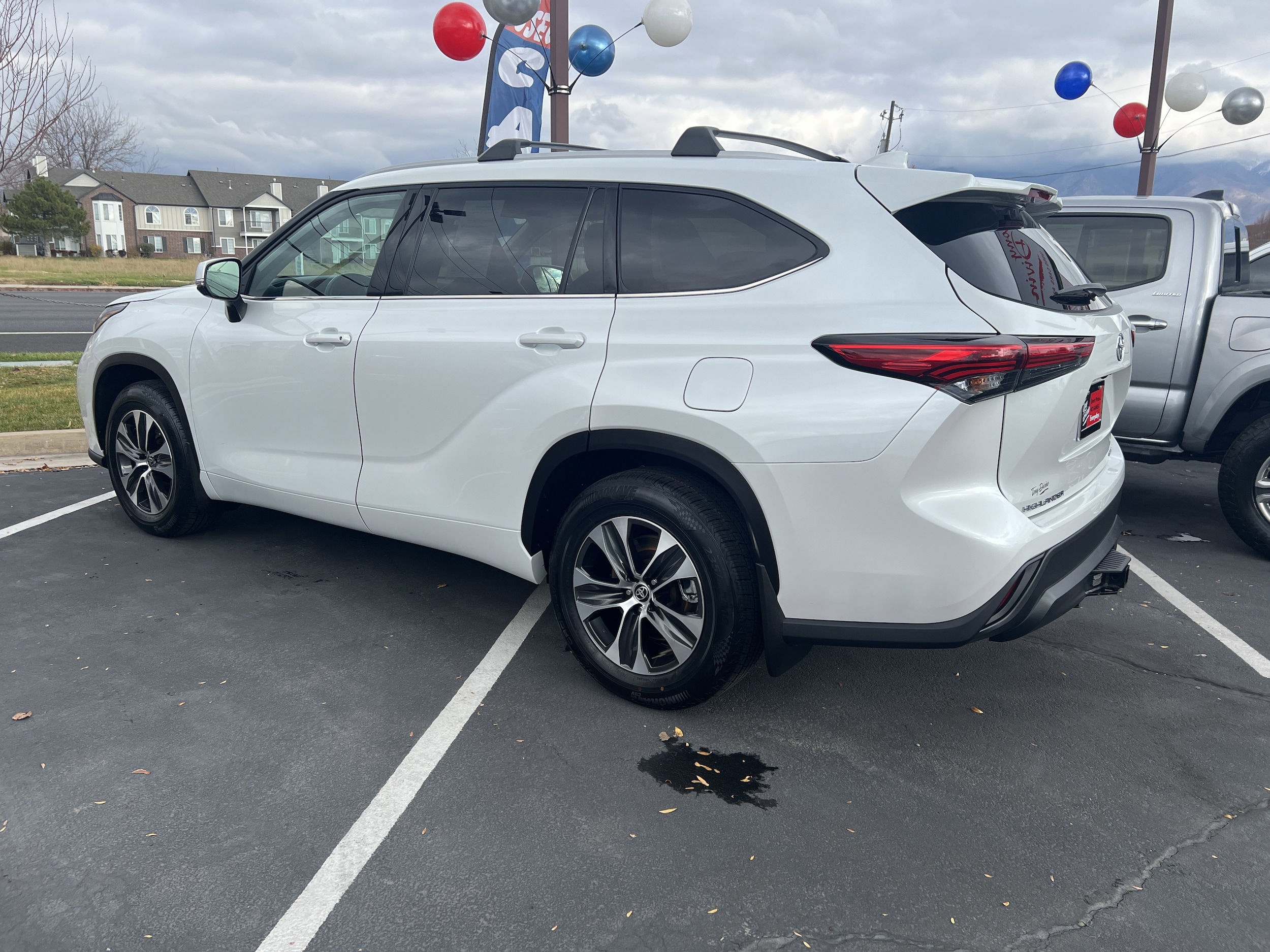 2022 Toyota Highlander XLE photo 4