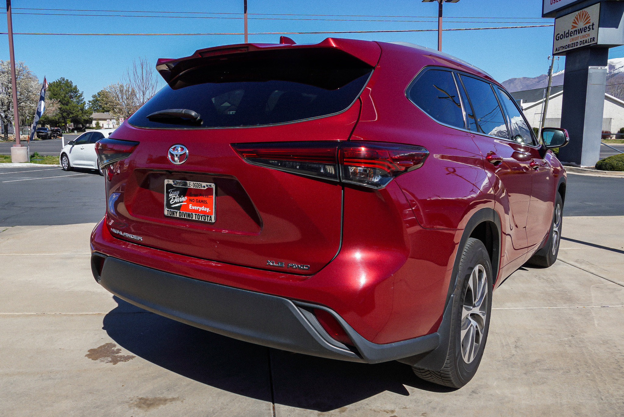 2022 Toyota Highlander XLE - Photo 8