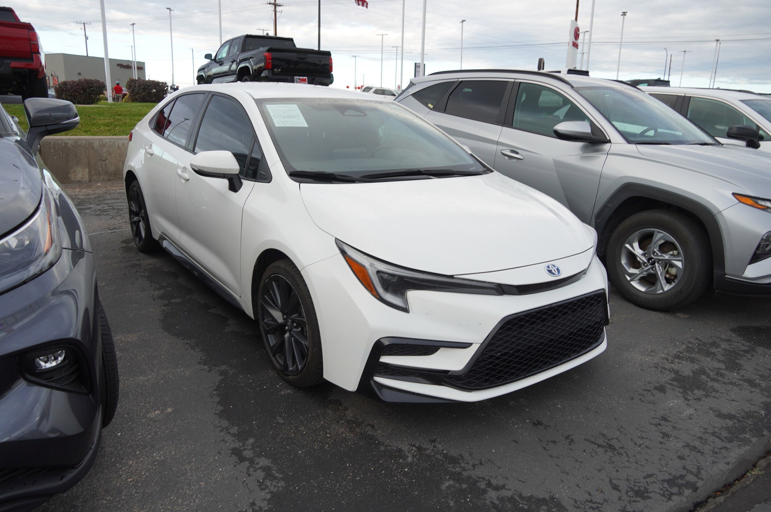 2023 Toyota Corolla Hybrid SE photo 2