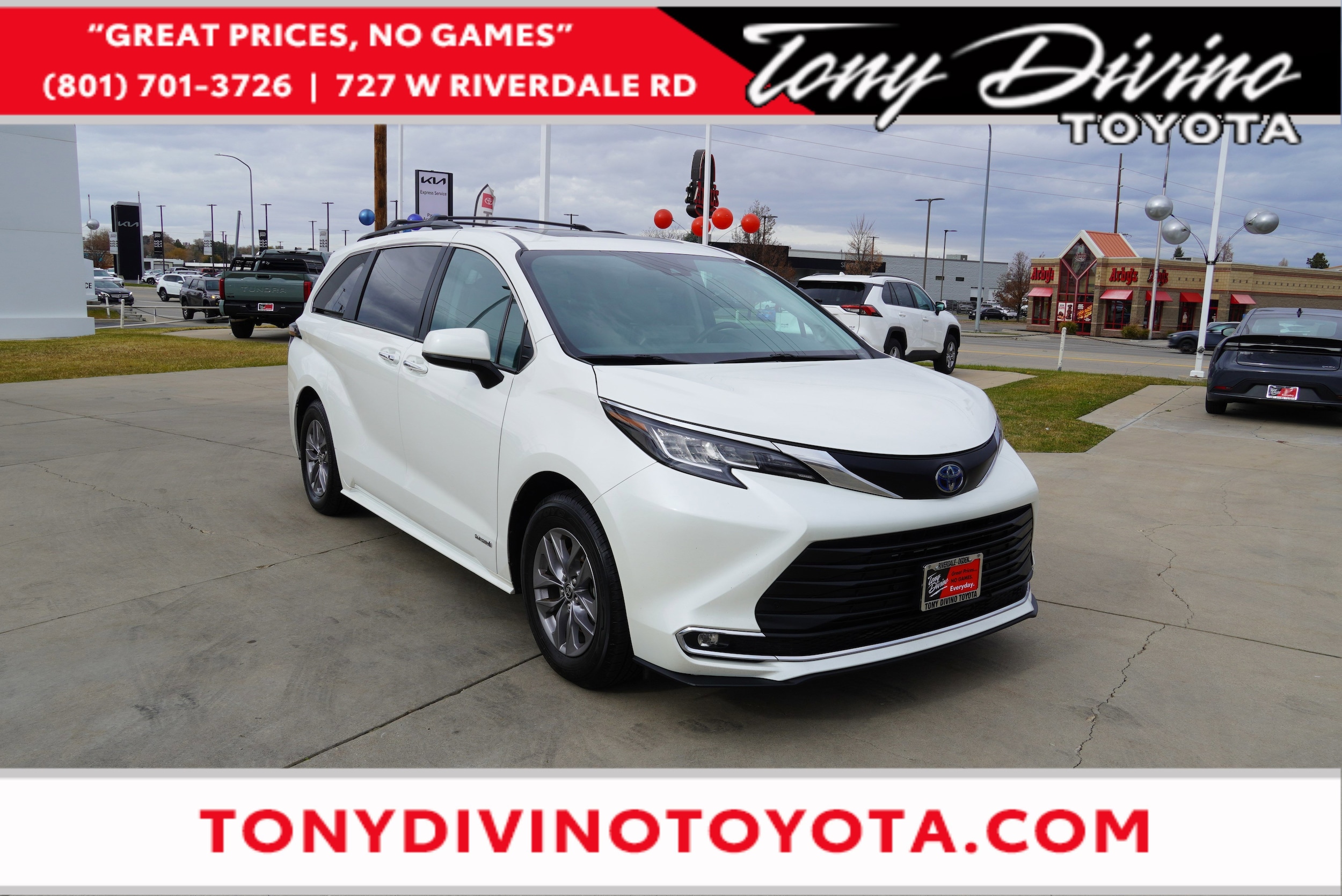 2021 Toyota Sienna XLE's photo