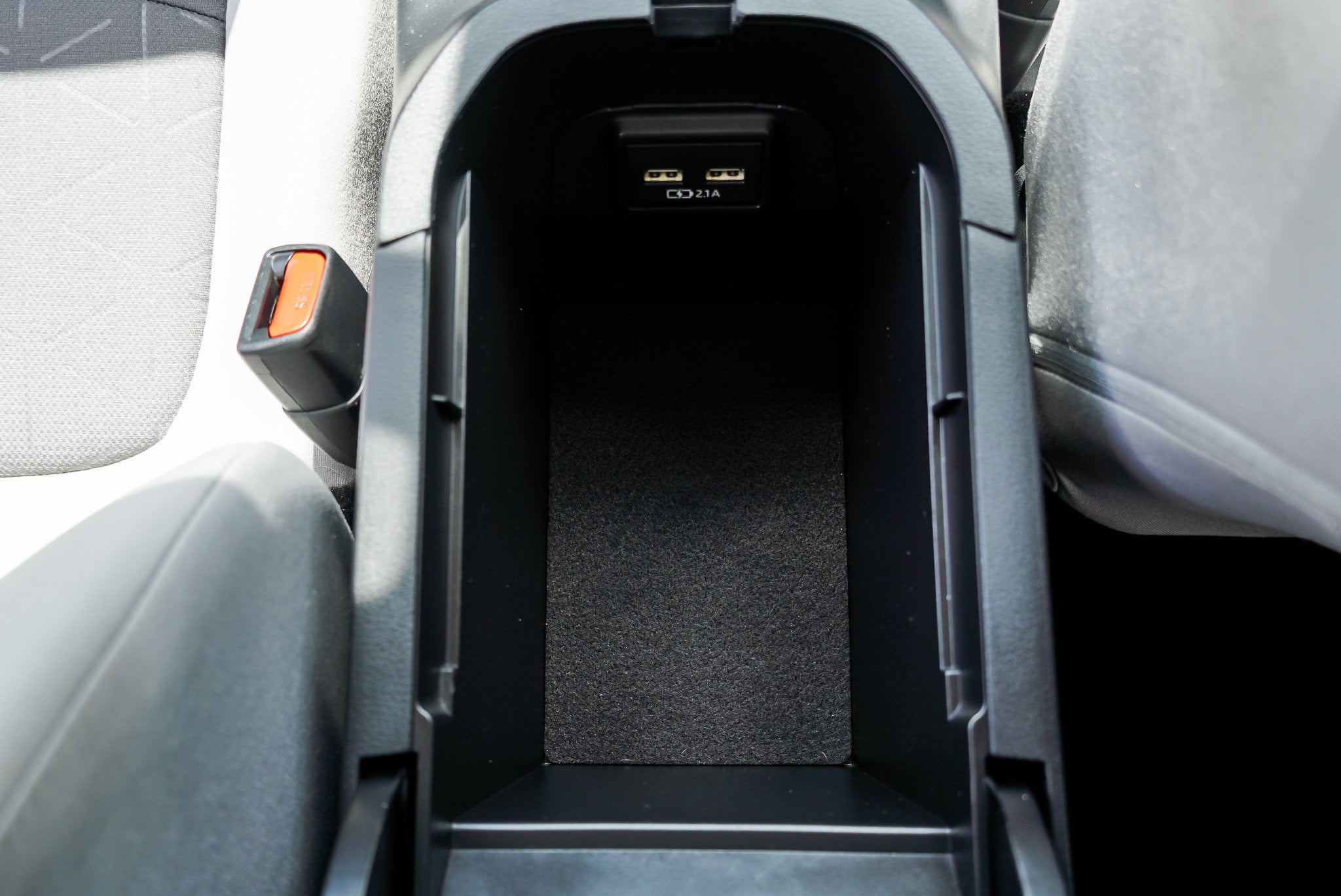 2021 Toyota RAV4 XLE - Photo 38