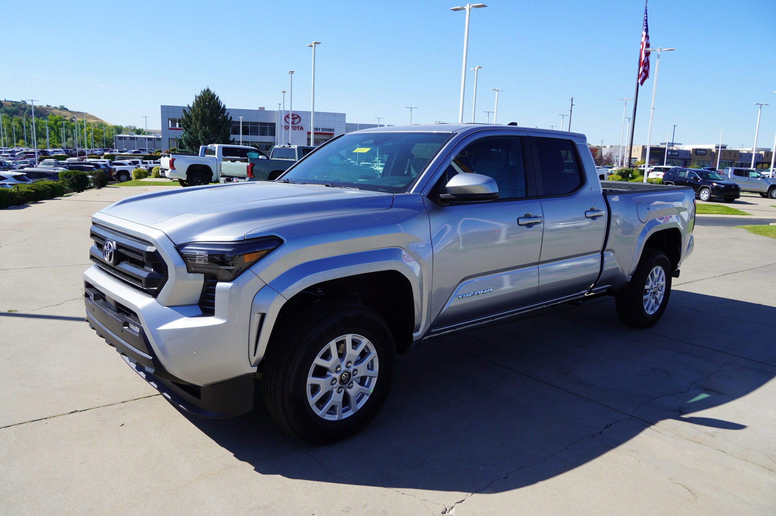 2025 Toyota Tacoma SR5 photo 4