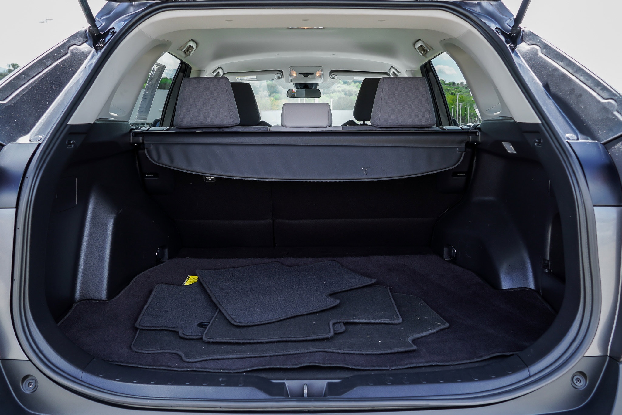 2021 Toyota RAV4 XLE - Photo 14