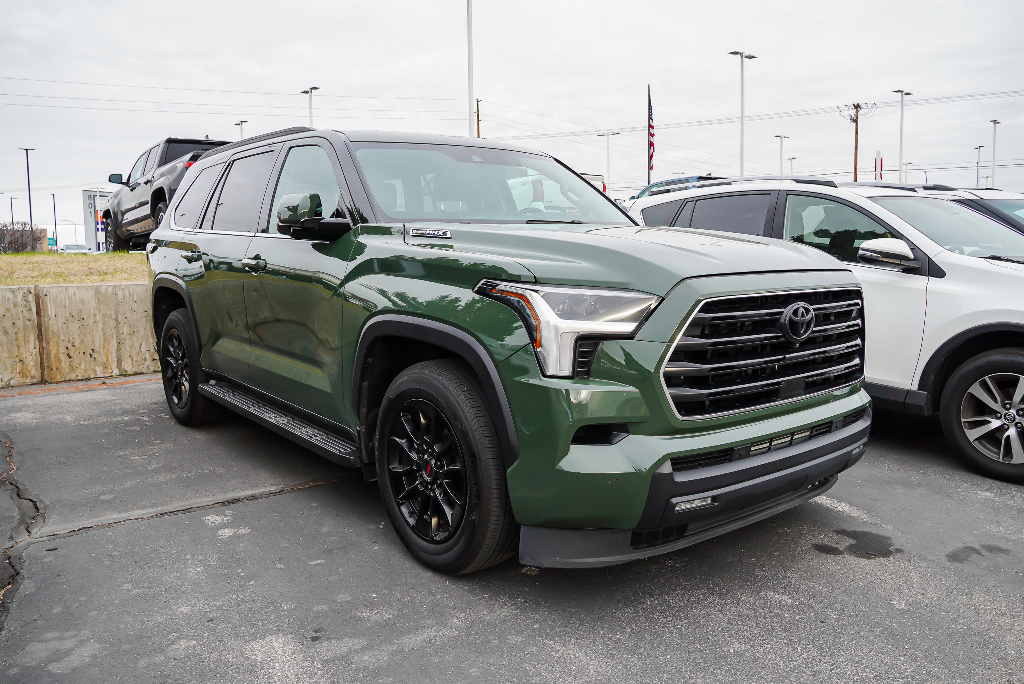 View vehicle photo 2