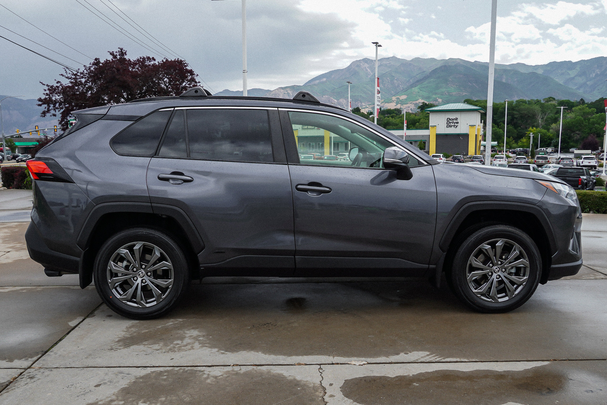 2023 Toyota RAV4 XLE Premium - Photo 9