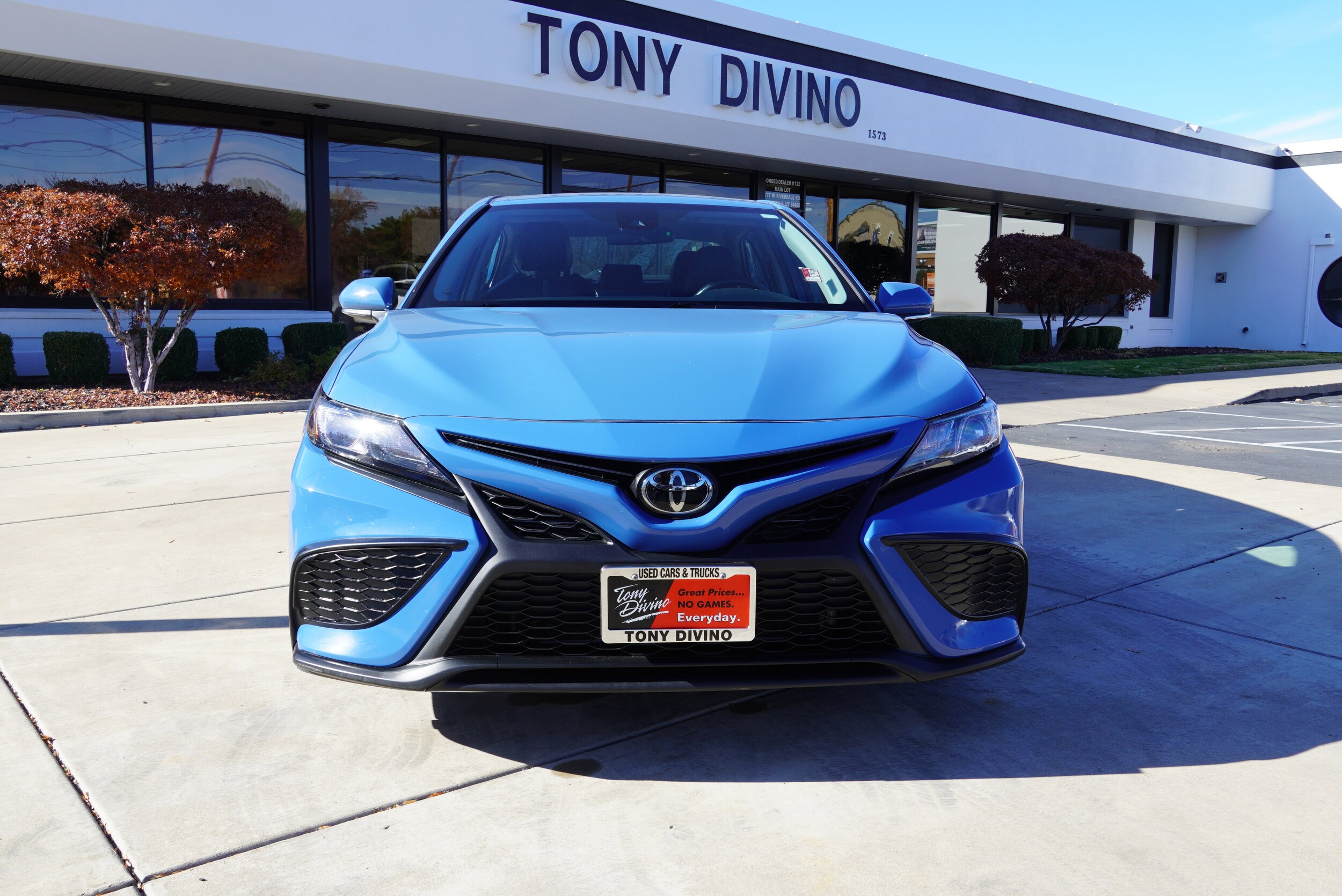 2024 Toyota Camry SE photo 3