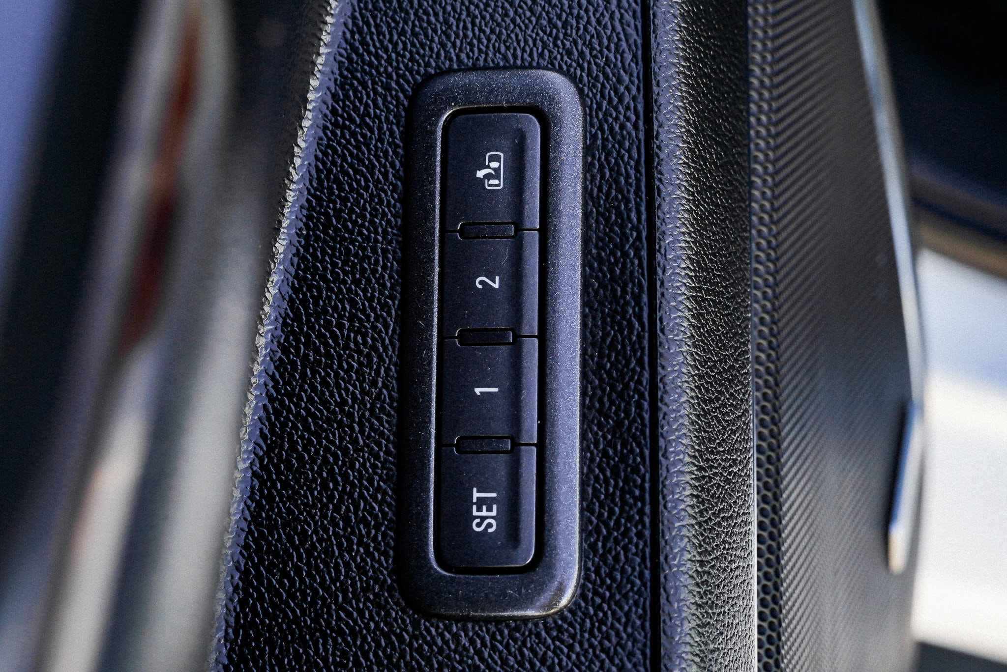 2016 Chevrolet Suburban LT - Photo 23