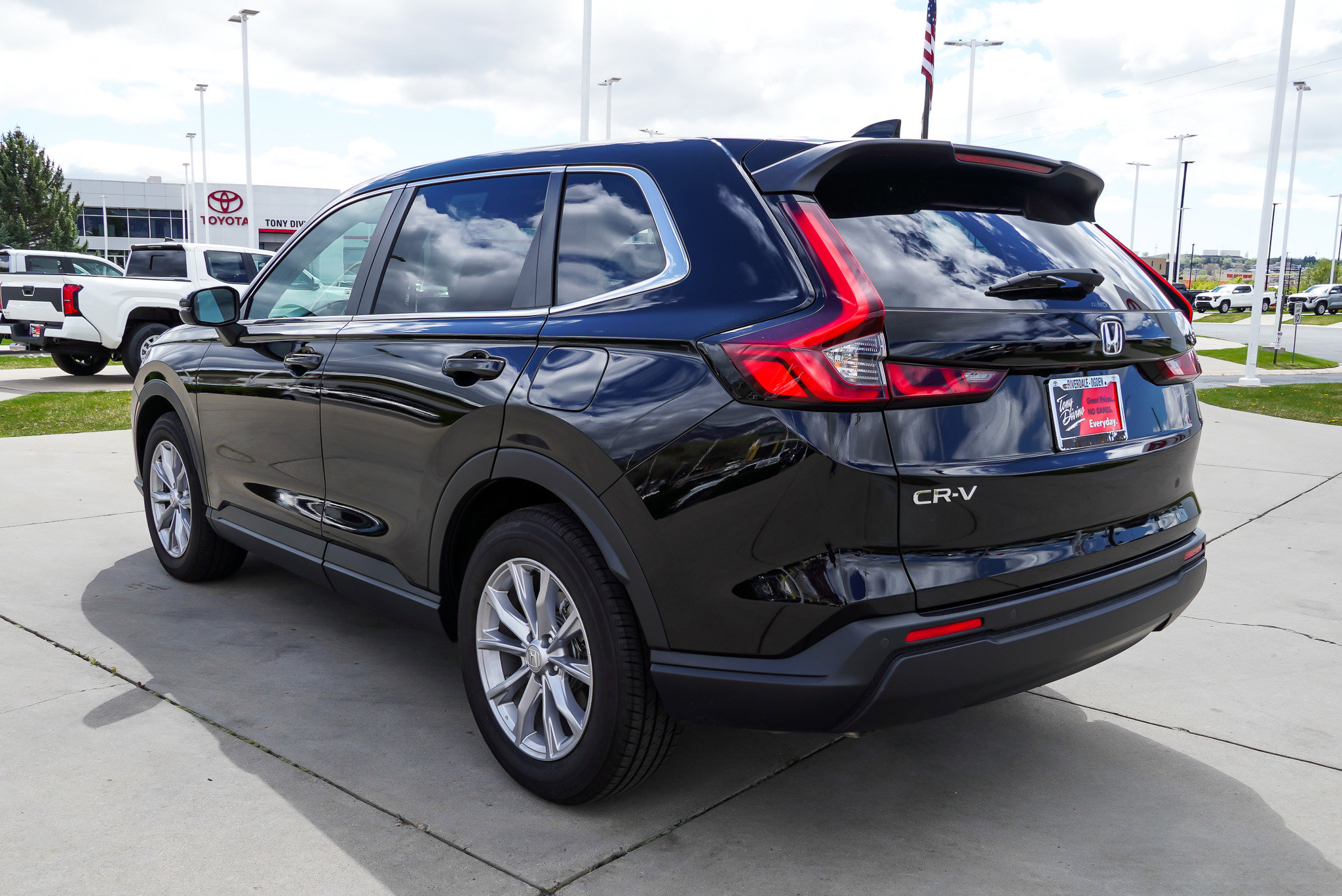 View vehicle photo 6