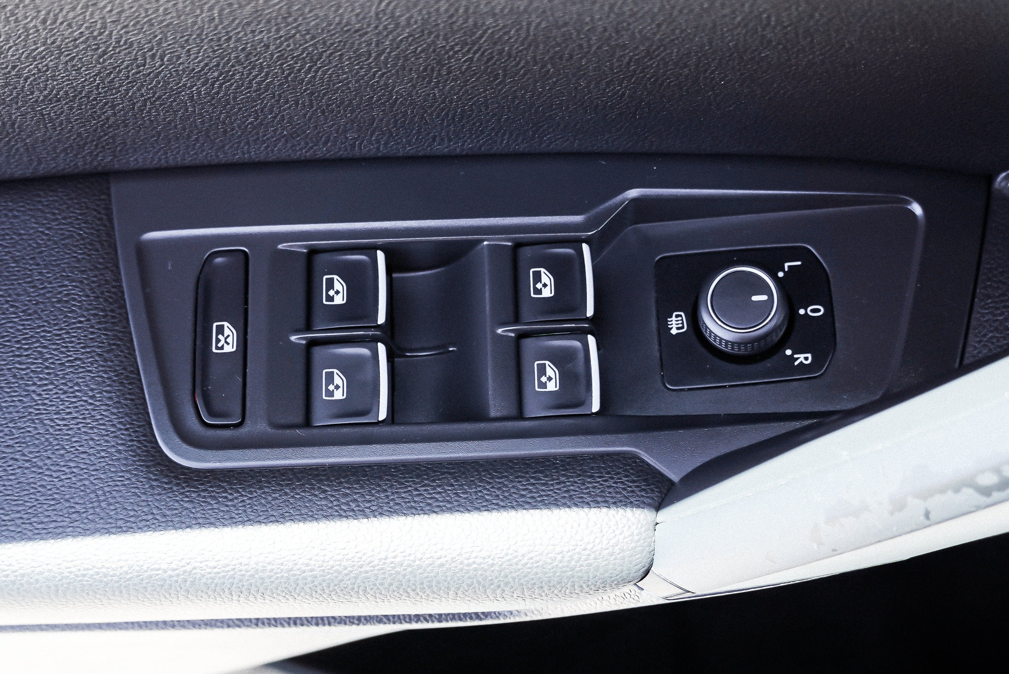 2019 Volkswagen Tiguan SE - Photo 20