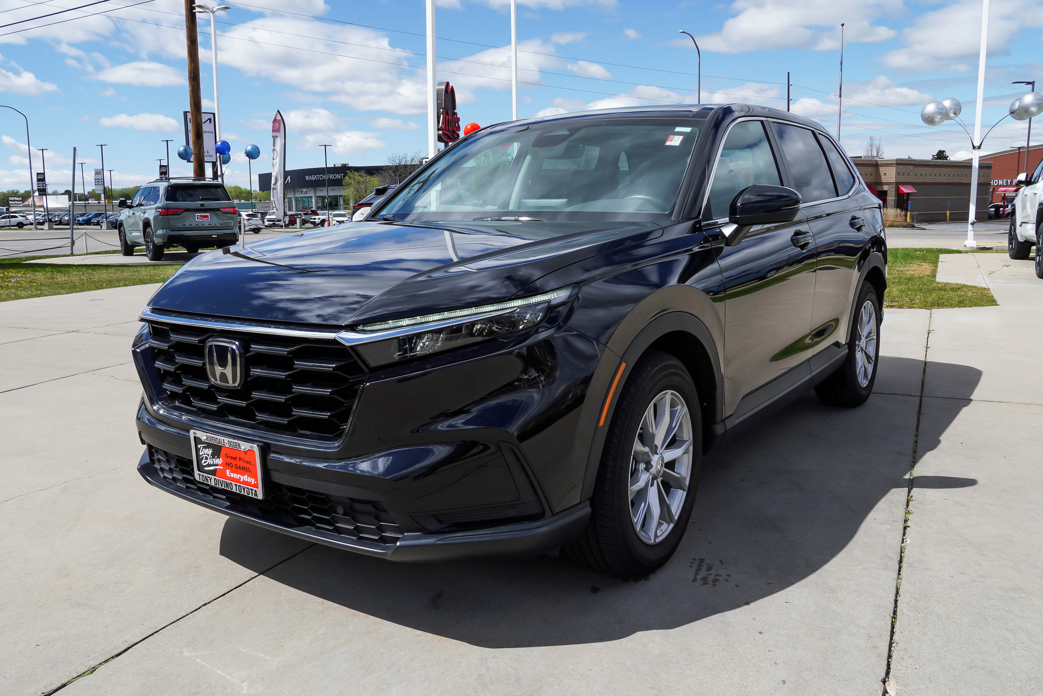 View vehicle photo 4