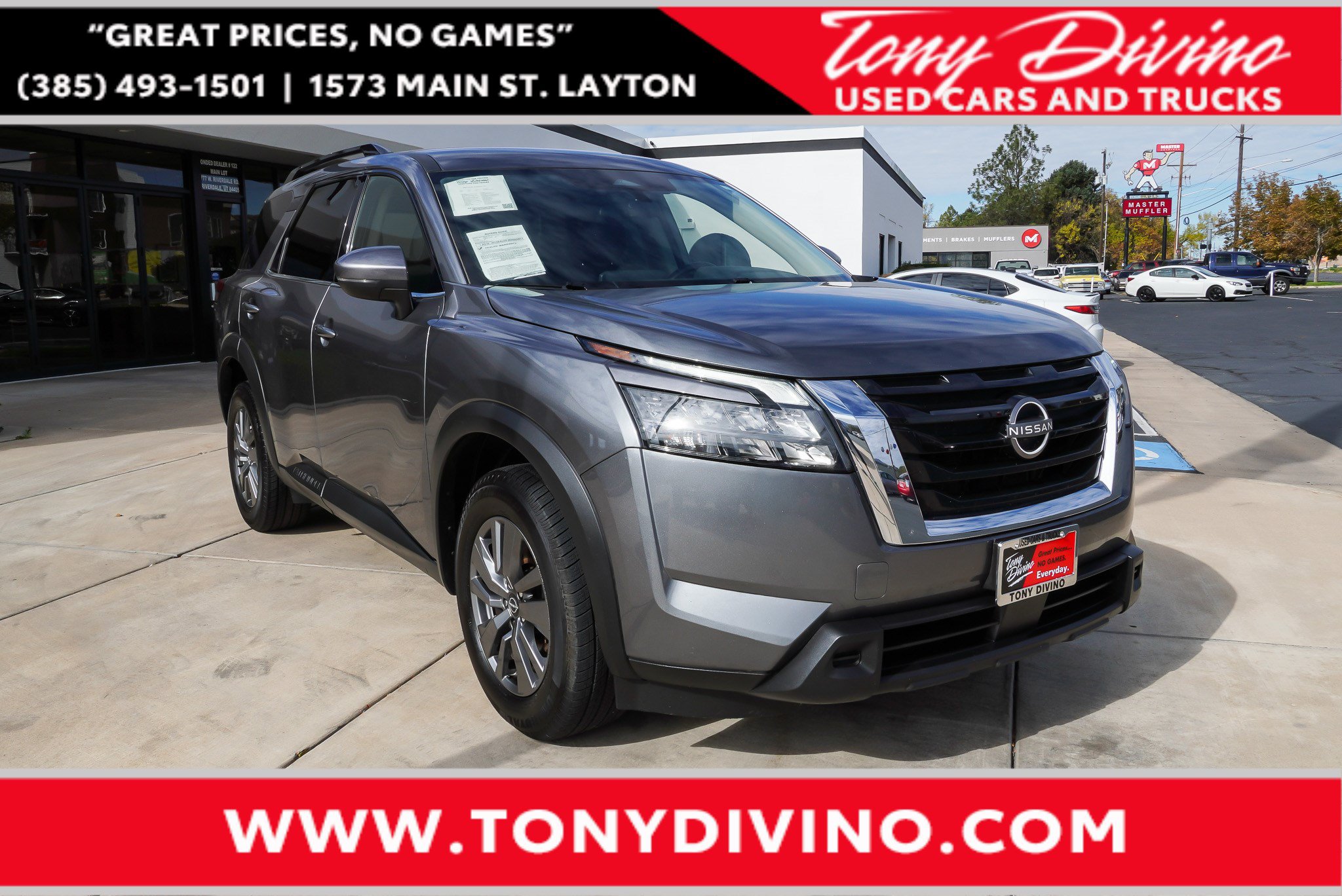 2025 Nissan Pathfinder SV