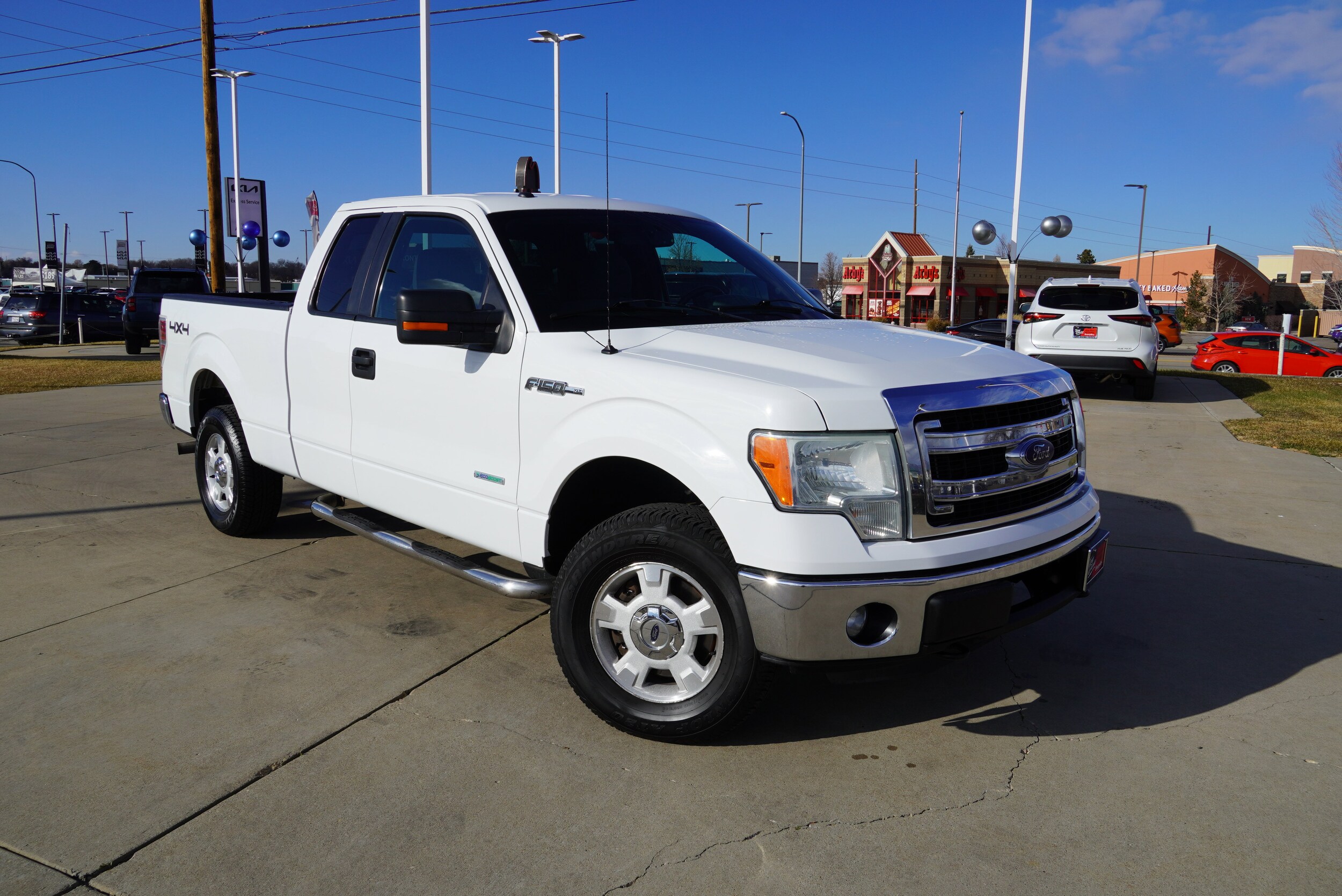 2013 Ford F-150 XLT photo 2