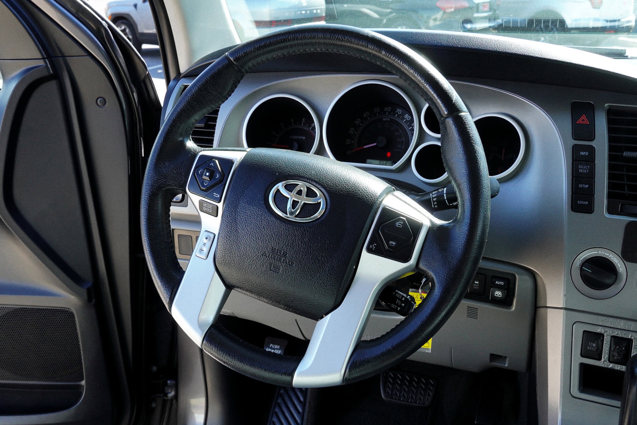 2016 Toyota Sequoia SR5 - Photo 34