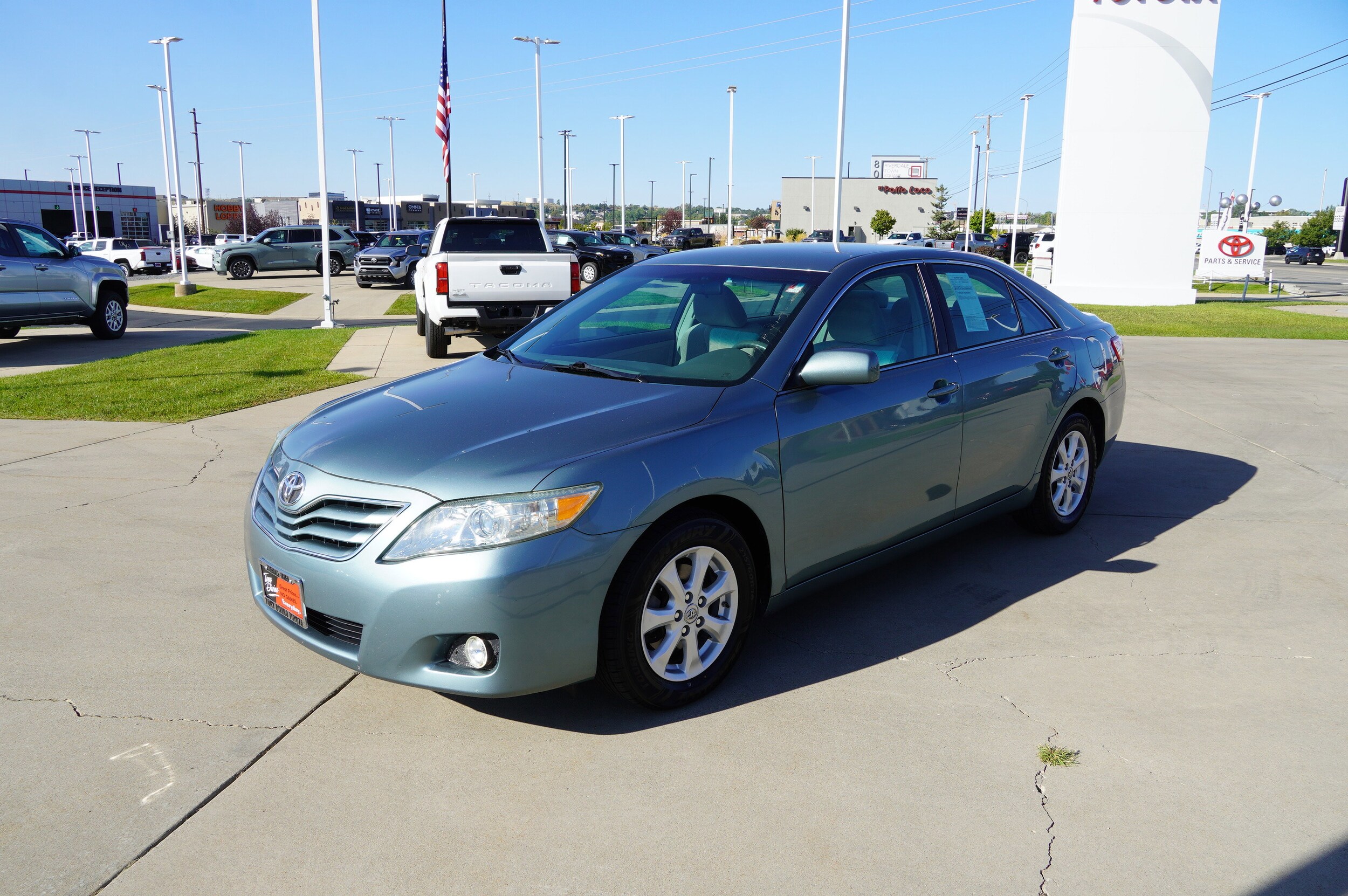 2011 Toyota Camry LE photo 4