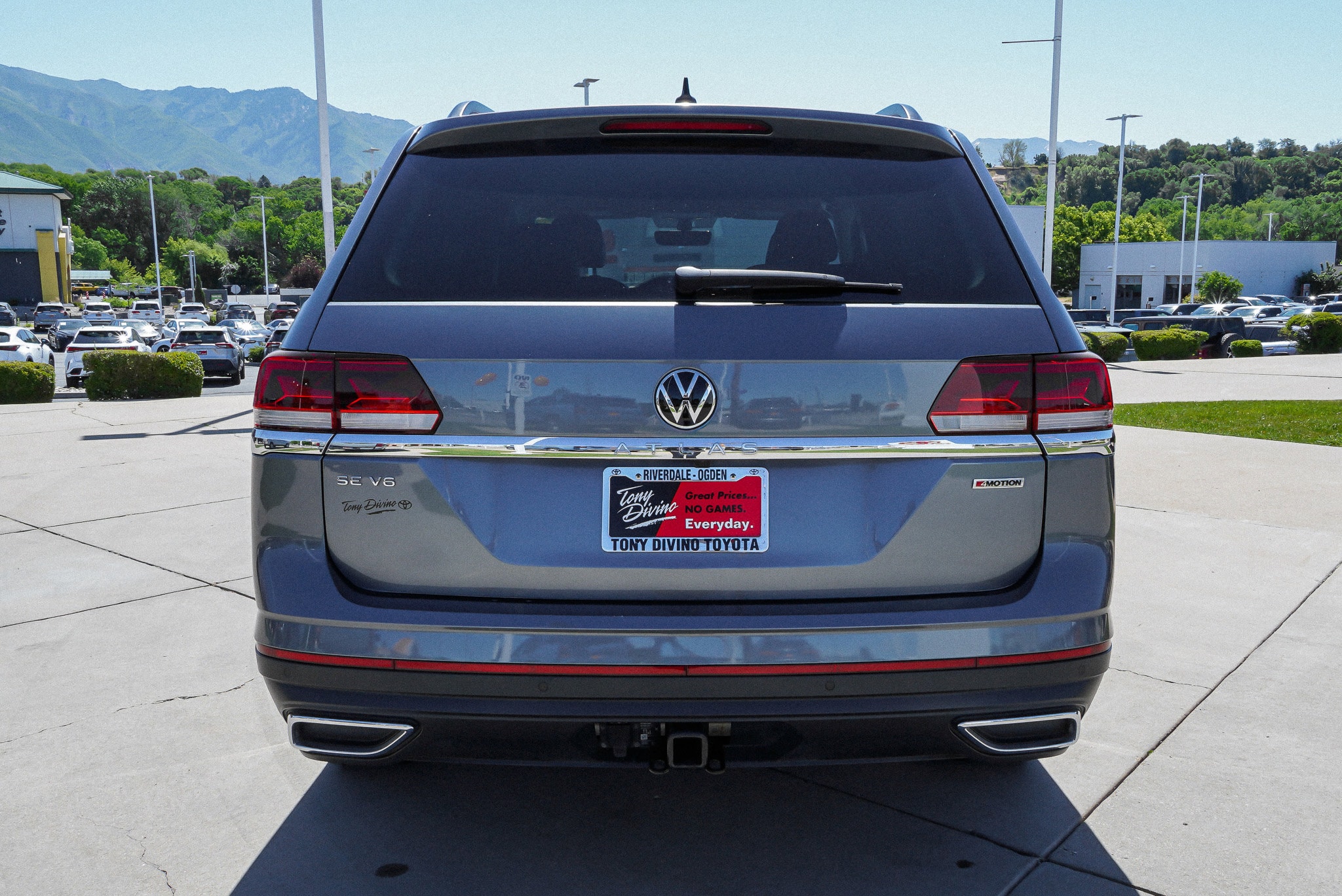 2022 Volkswagen Atlas SE w/Tech - Photo 7