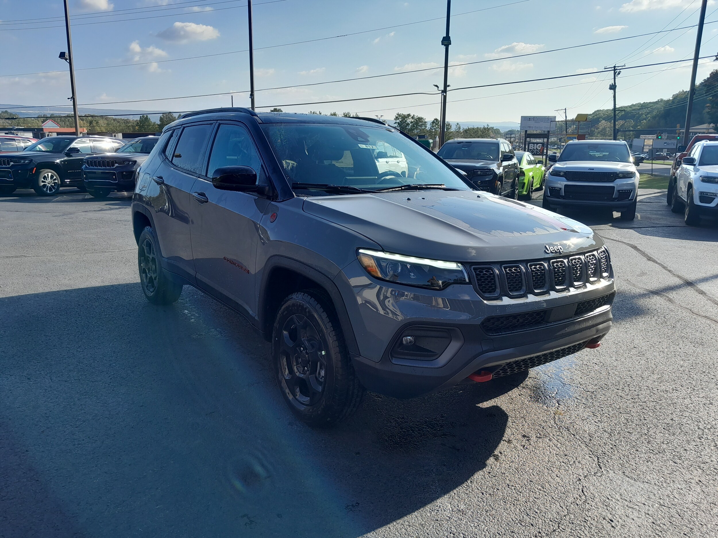 2023 Jeep Compass Trailhawk photo 3