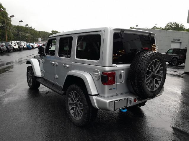 2024 Jeep Wrangler High Altitude photo 3