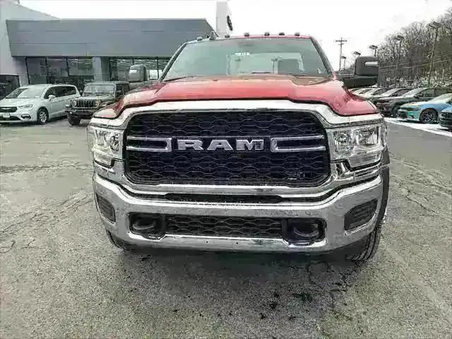 2024 Ram 5500 Tradesman photo 3