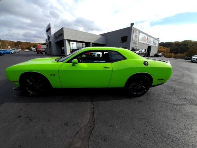 2023 Dodge Challenger R/T photo 3