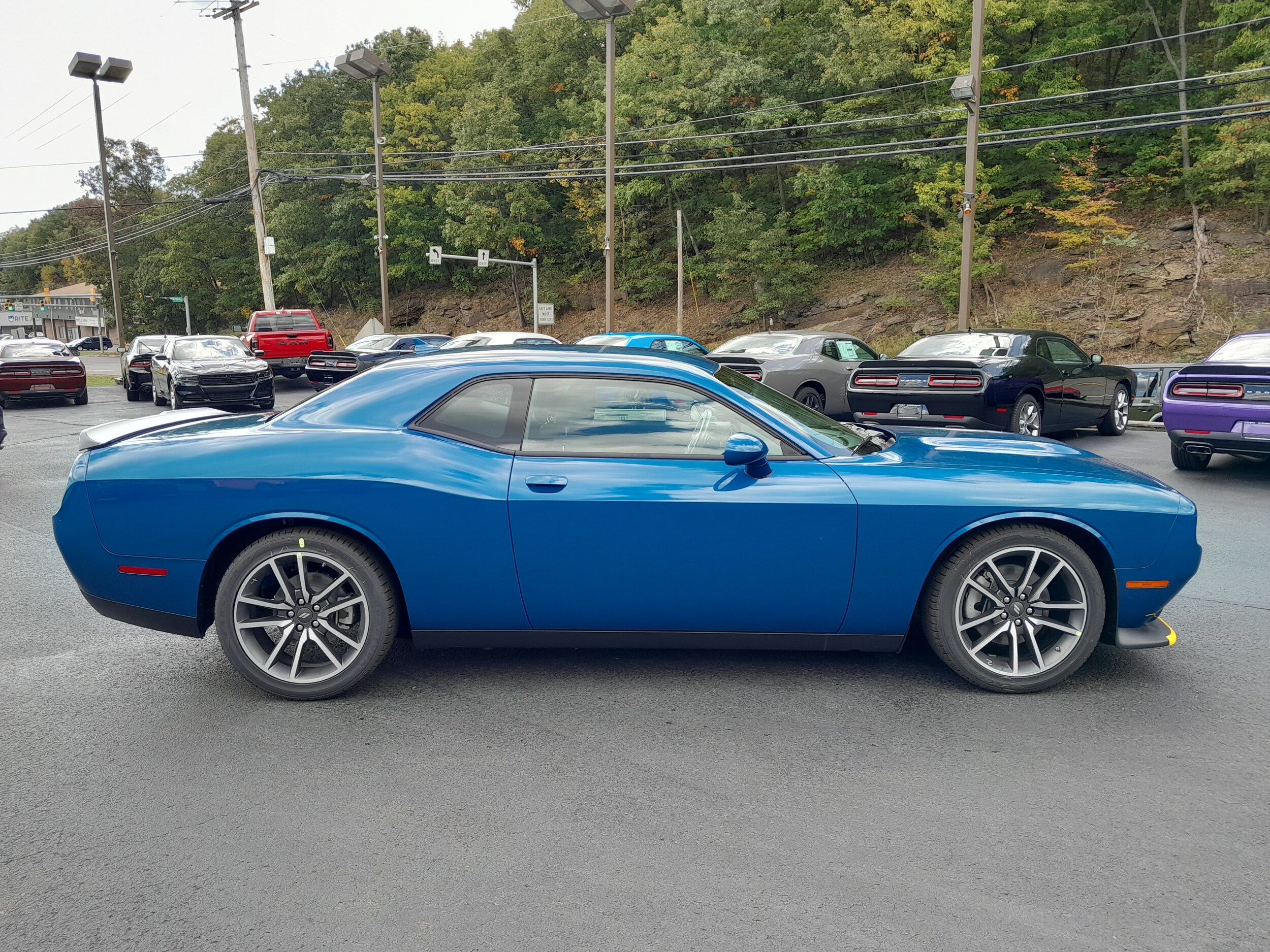 2023 Dodge Challenger GT photo 4