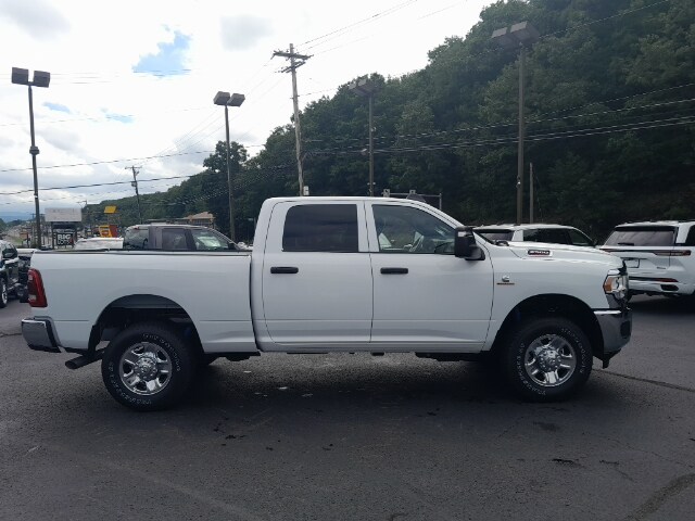 2023 Ram 2500 Tradesman photo 3
