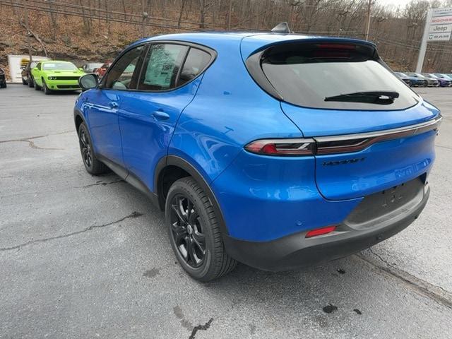 2024 Dodge Hornet GT photo 2