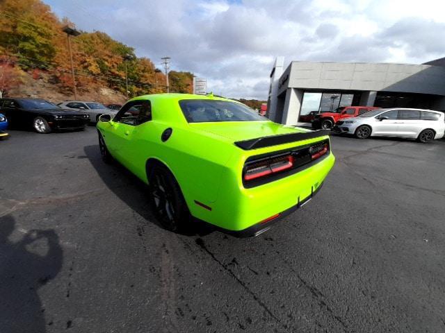 2023 Dodge Challenger R/T photo 2