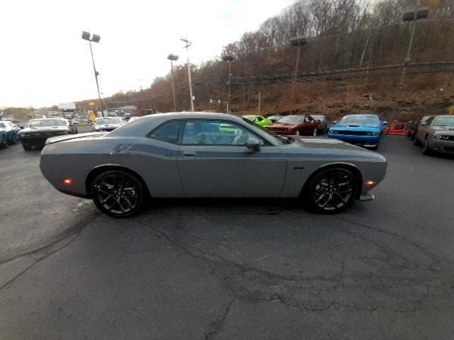 2023 Dodge Challenger R/T photo 3
