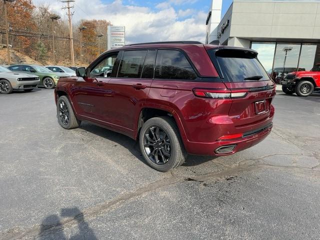 2024 Jeep Cherokee 4xe Anniversary Edition photo 4