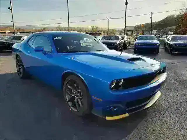 2023 Dodge Challenger R/T photo 3