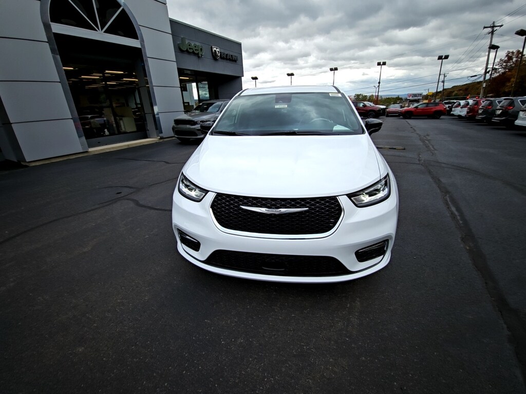 New 2026 Chrysler Pacifica Select Passenger Van