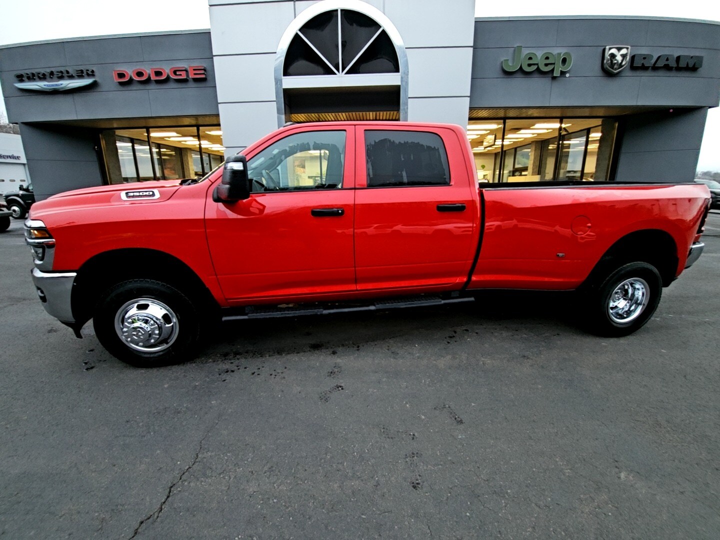 2026 Ram 3500 Tradesman photo 2