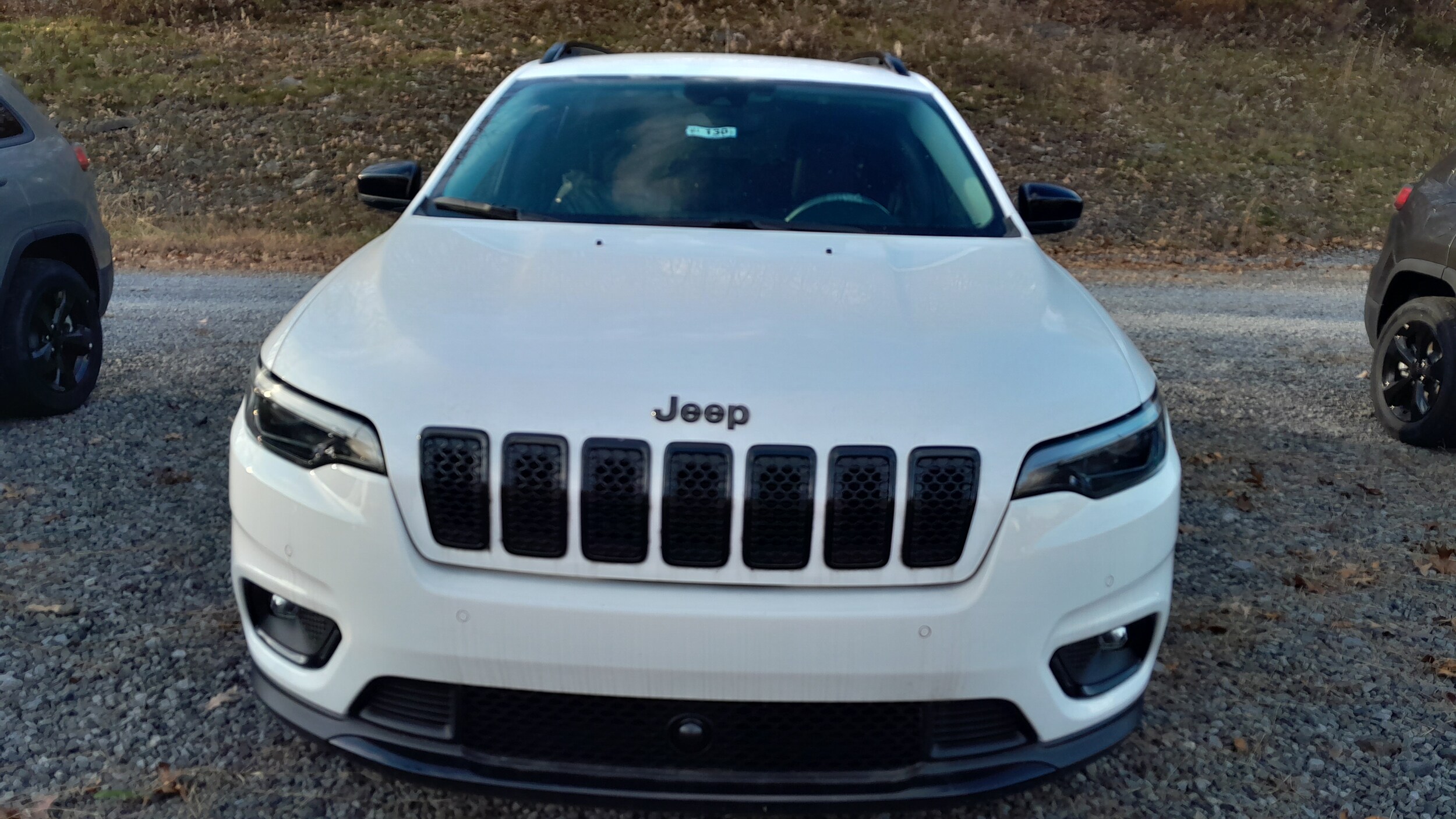 2023 Jeep Cherokee Altitude Lux photo 2