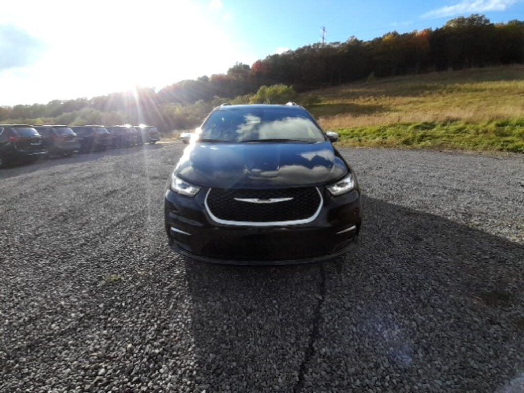 New 2023 Chrysler Pacifica PlugIn Hybrid PINNACLE For Sale Cobleskill NY