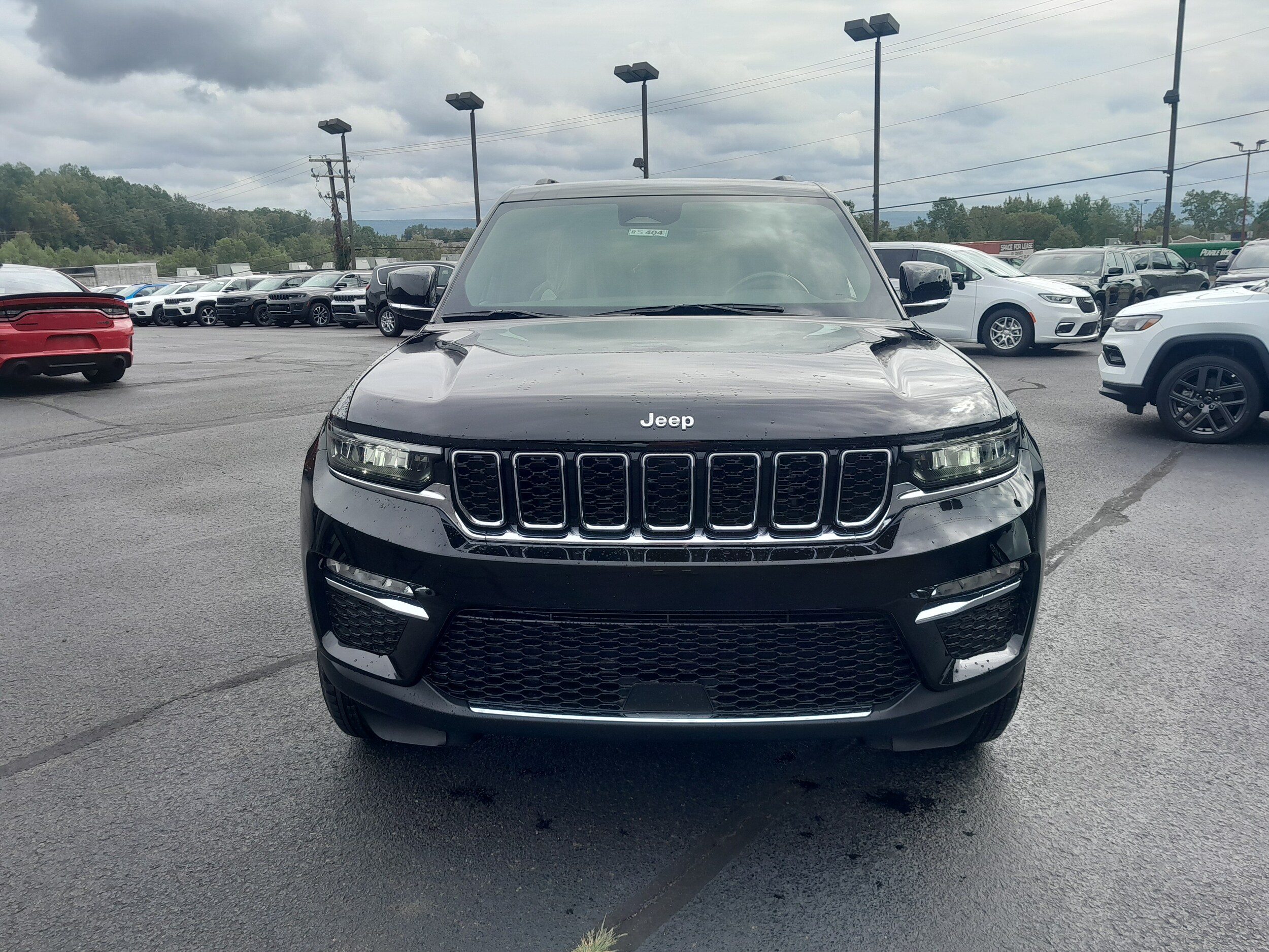 2025 Jeep Grand Cherokee Limited Sport photo 2