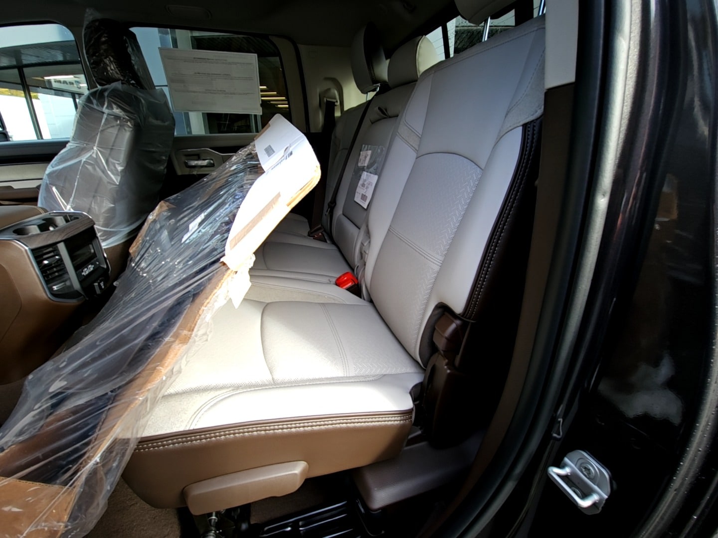 2025 RAM 2500 Laramie - Photo 11
