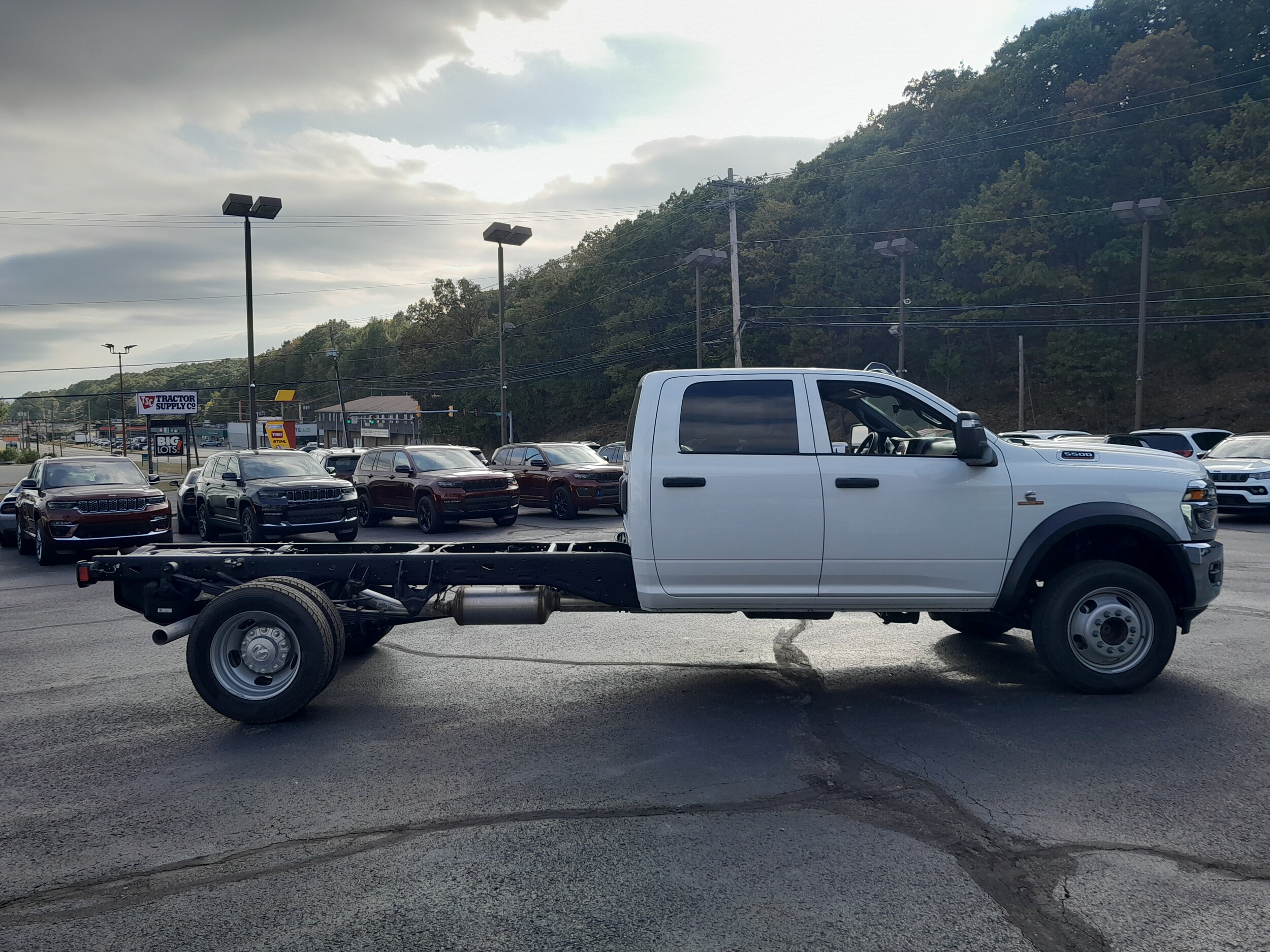 2025 Ram 5500 Tradesman photo 3