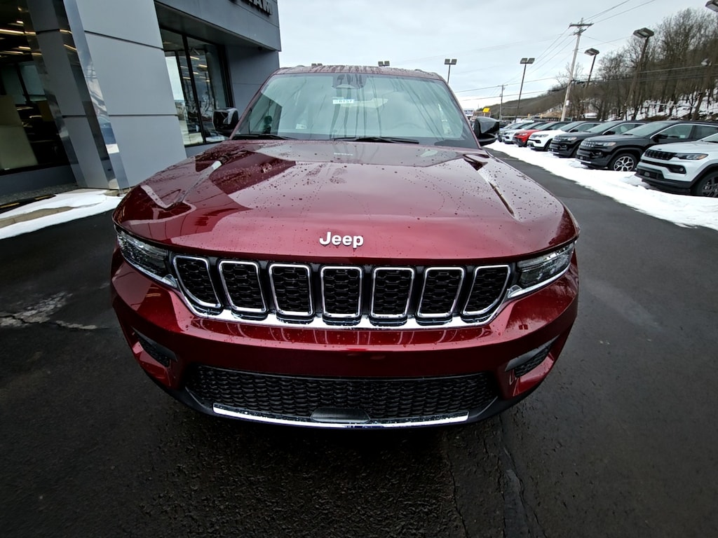 New 2026 Jeep Grand Cherokee Laredo Sport Utility