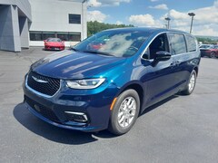 2025 Chrysler Pacifica Select Passenger Van