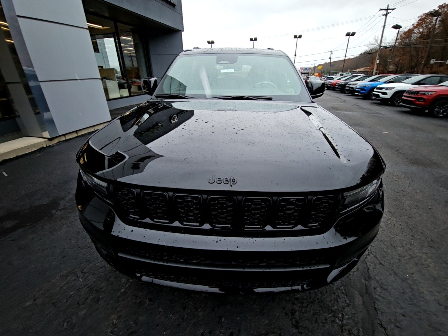 2025 Jeep Grand Cherokee Laredo Sport photo 4