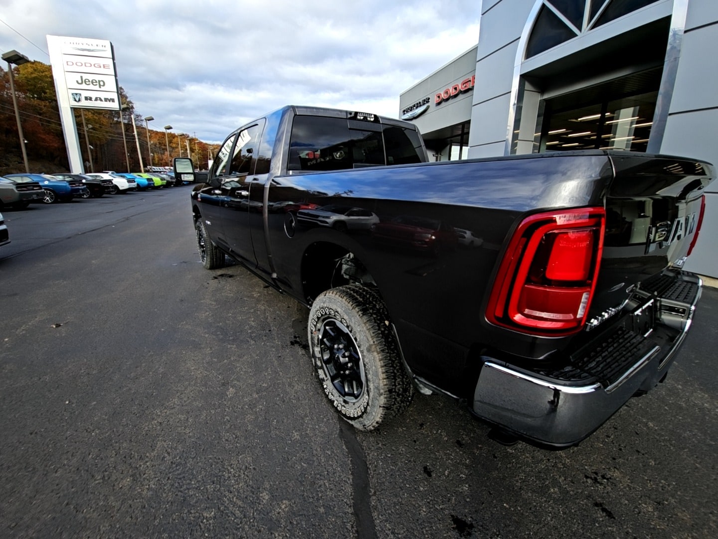 2025 RAM 2500 Laramie - Photo 8