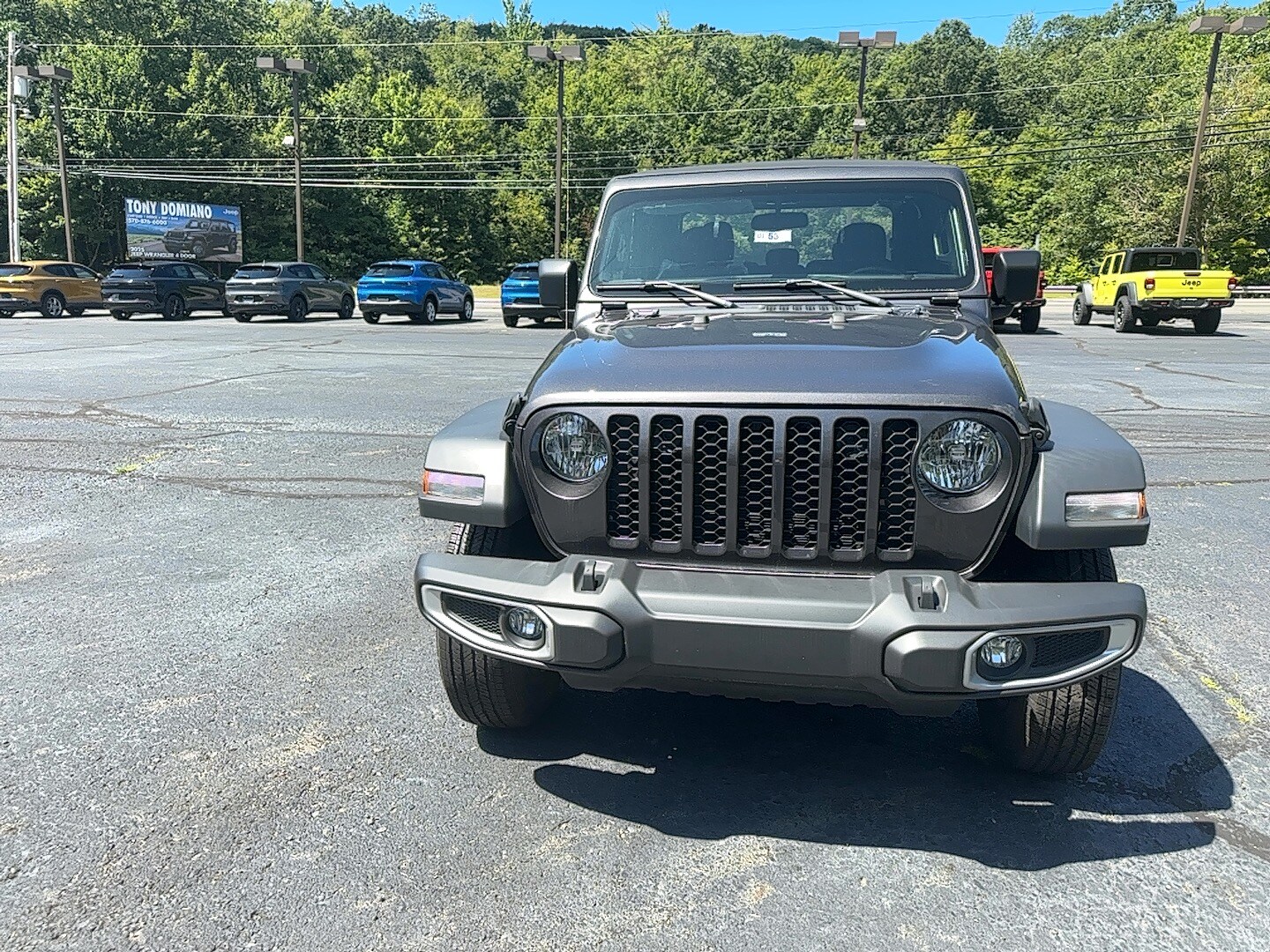2023 Jeep Gladiator Sport photo 2