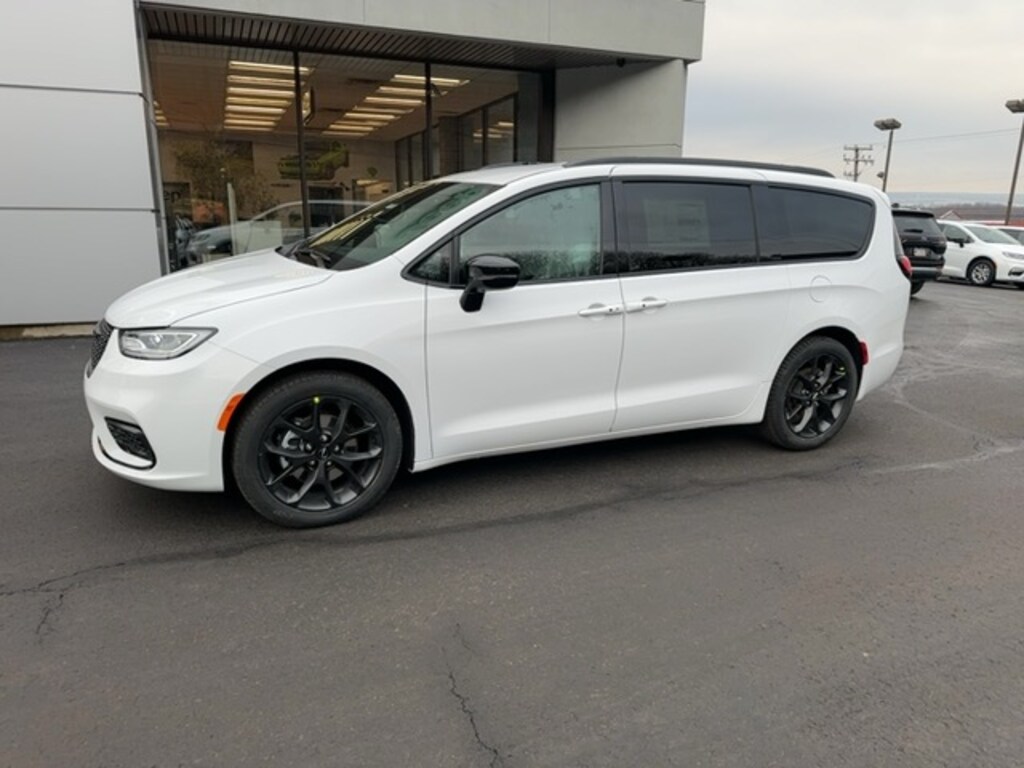 New 2024 Chrysler Pacifica TOURING L For Sale Cobleskill NY