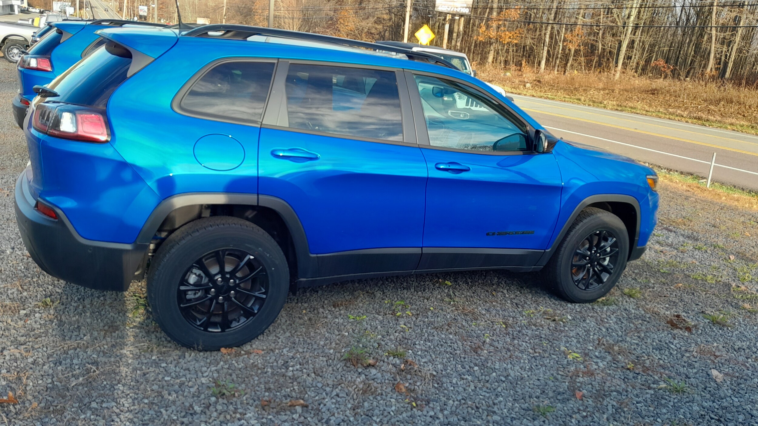 2023 Jeep Cherokee Altitude Lux photo 4