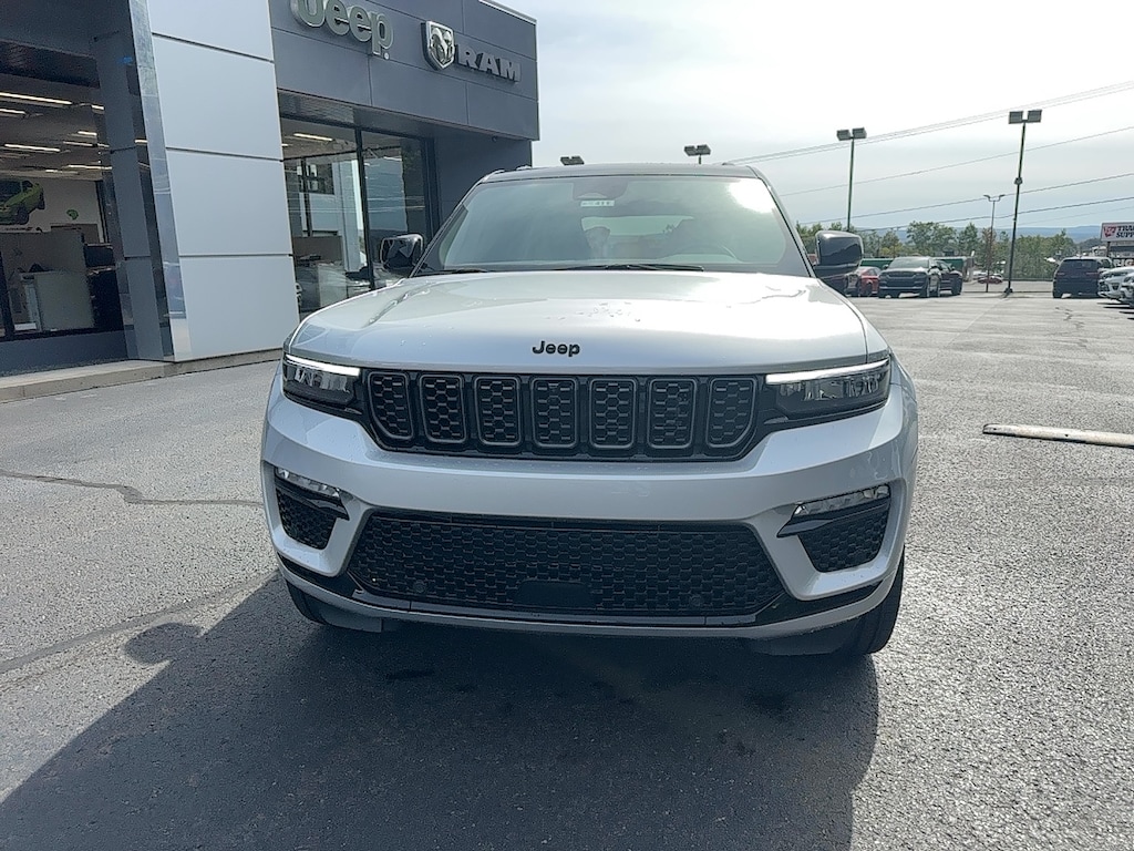 New 2025 Jeep Grand Cherokee Summit Sport Utility