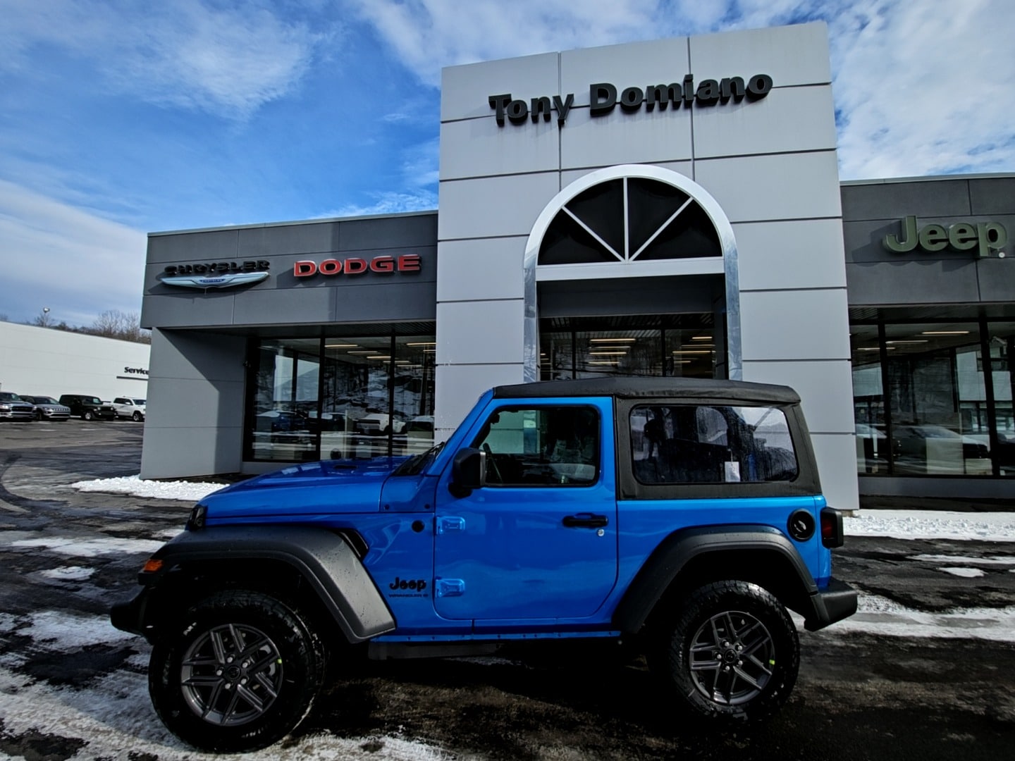 2026 Jeep Wrangler Sport's photo