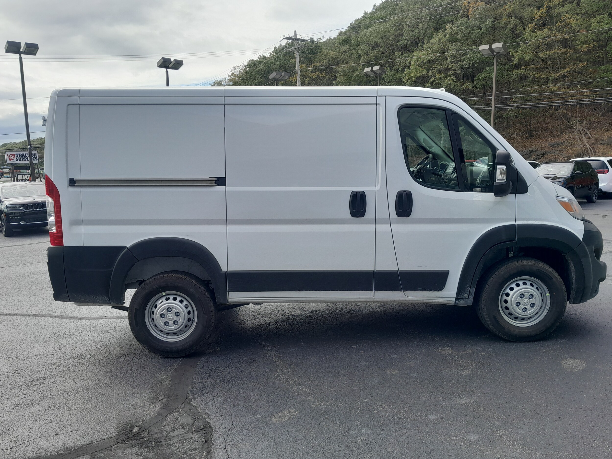 2026 Ram ProMaster 1500 photo 3