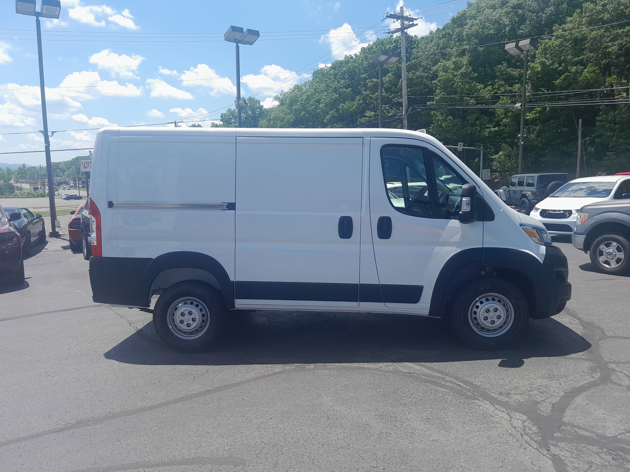 2025 Ram ProMaster 1500 photo 4